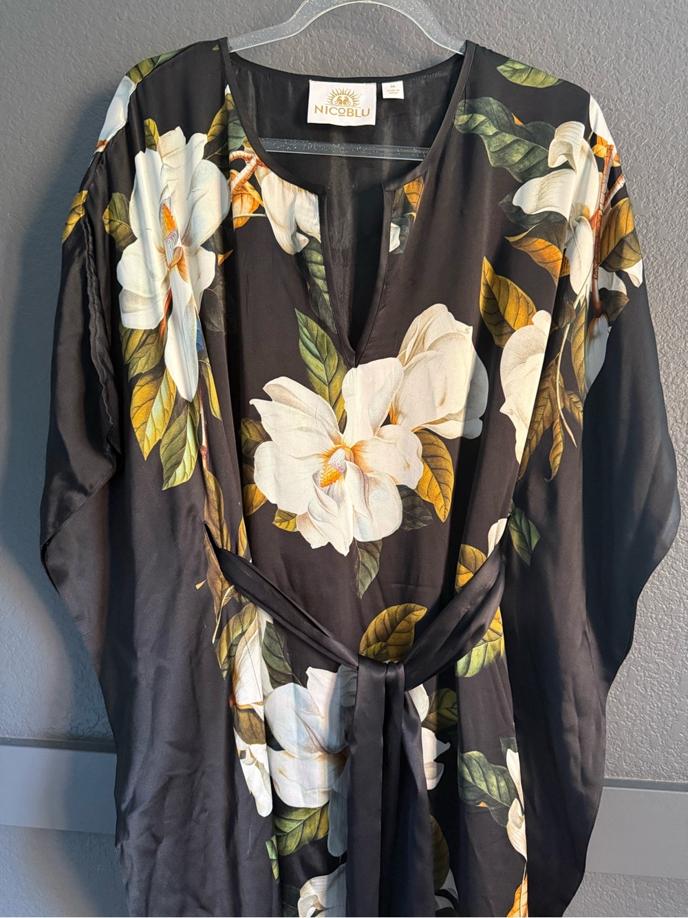NICOBLU • CAMELLIA BELTED SILK KAFTAN dress - medium navy floral vacation luxe - Picture 9 of 14